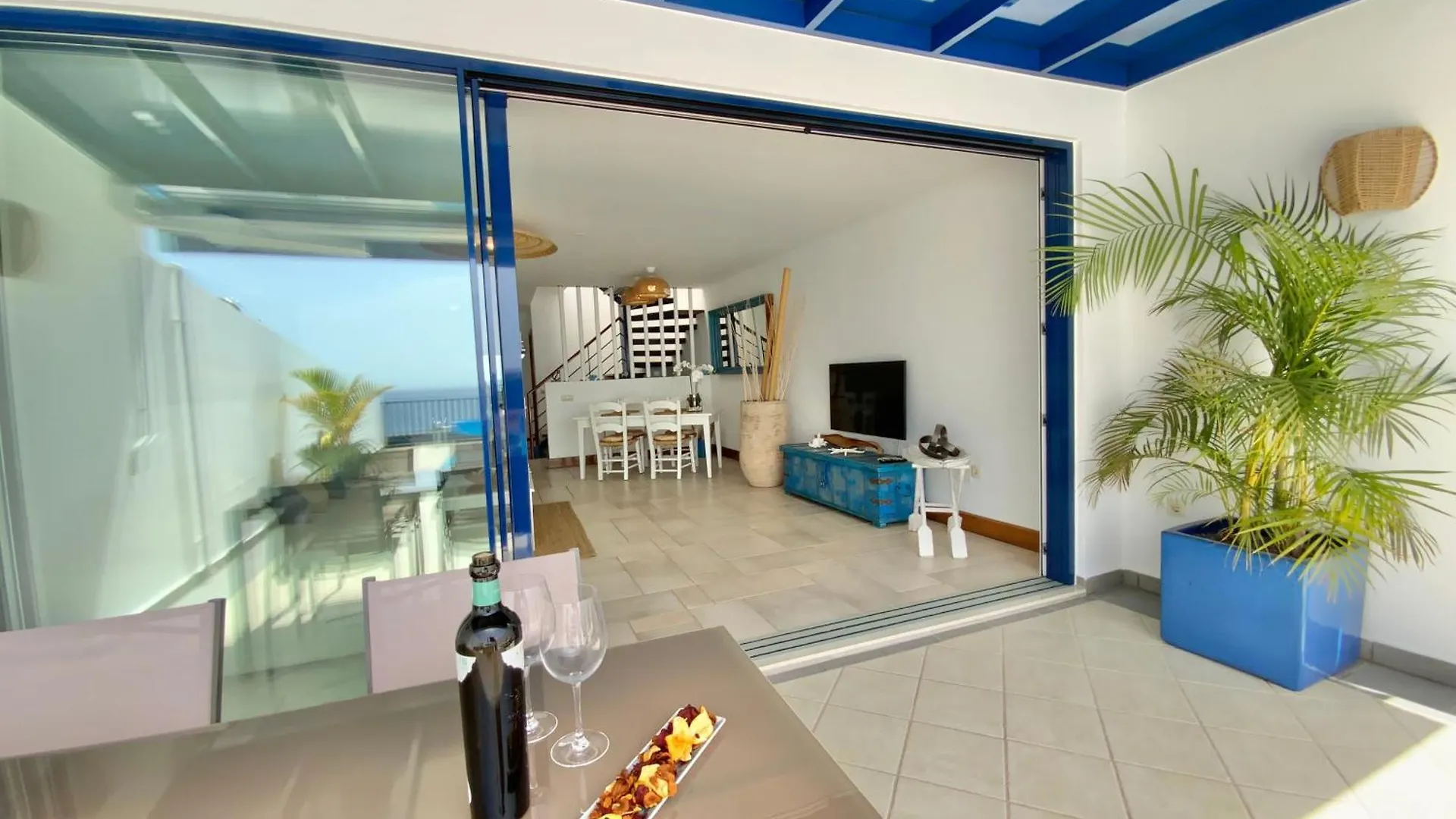 Frontline Villa 26, Modern Coastal Design With Amazing Views Puerto Calero Vakantiehuis